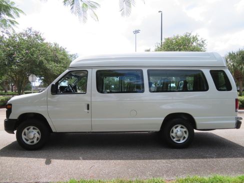 Used 2011 Ford E-350 and Econoline 350 Extended Super Duty RWD image 14