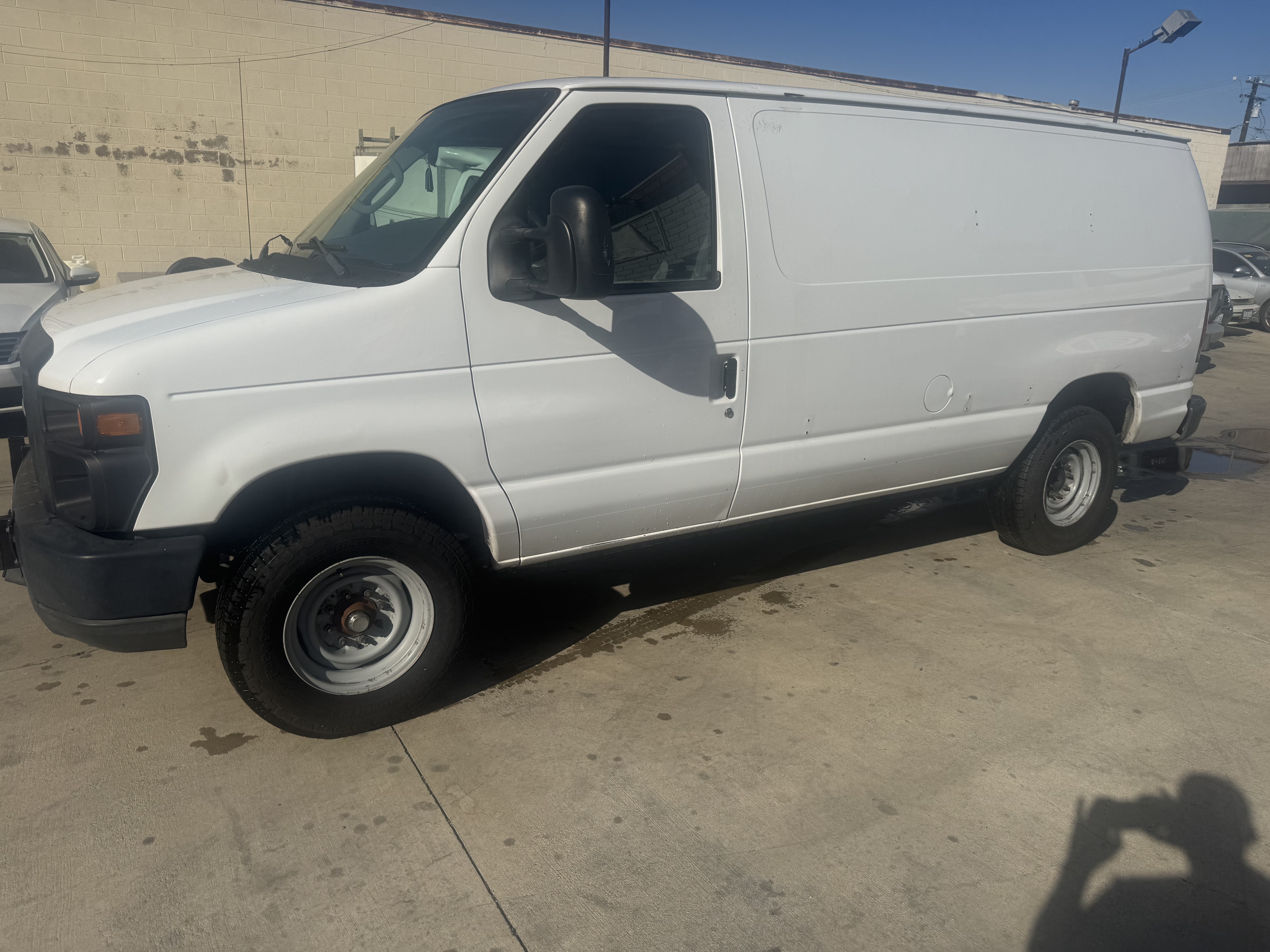Used 2014 Ford E-250 and Econoline 250 UNAVAIL RWD image 1