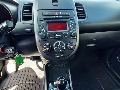 Used 2013 Kia Soul image 9