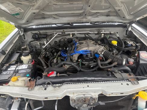 Used 2002 Nissan Frontier XE image 7