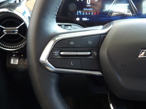 Used 2025 Chevrolet Equinox ACTIV image 27