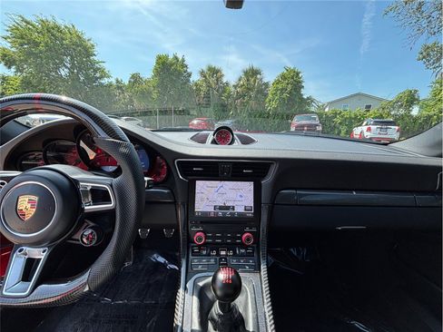 Used 2018 Porsche 911 Targa 4 GTS image 11