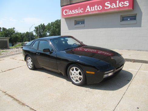 Used 1989 Porsche 944 Turbo Coupe RWD image 9