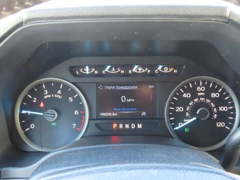 Used 2019 Ford F150 XLT image 10