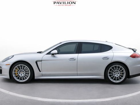 Used 2016 Porsche Panamera GTS image 4