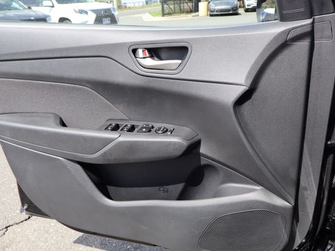 Used 2020 Hyundai Accent SEL image 16