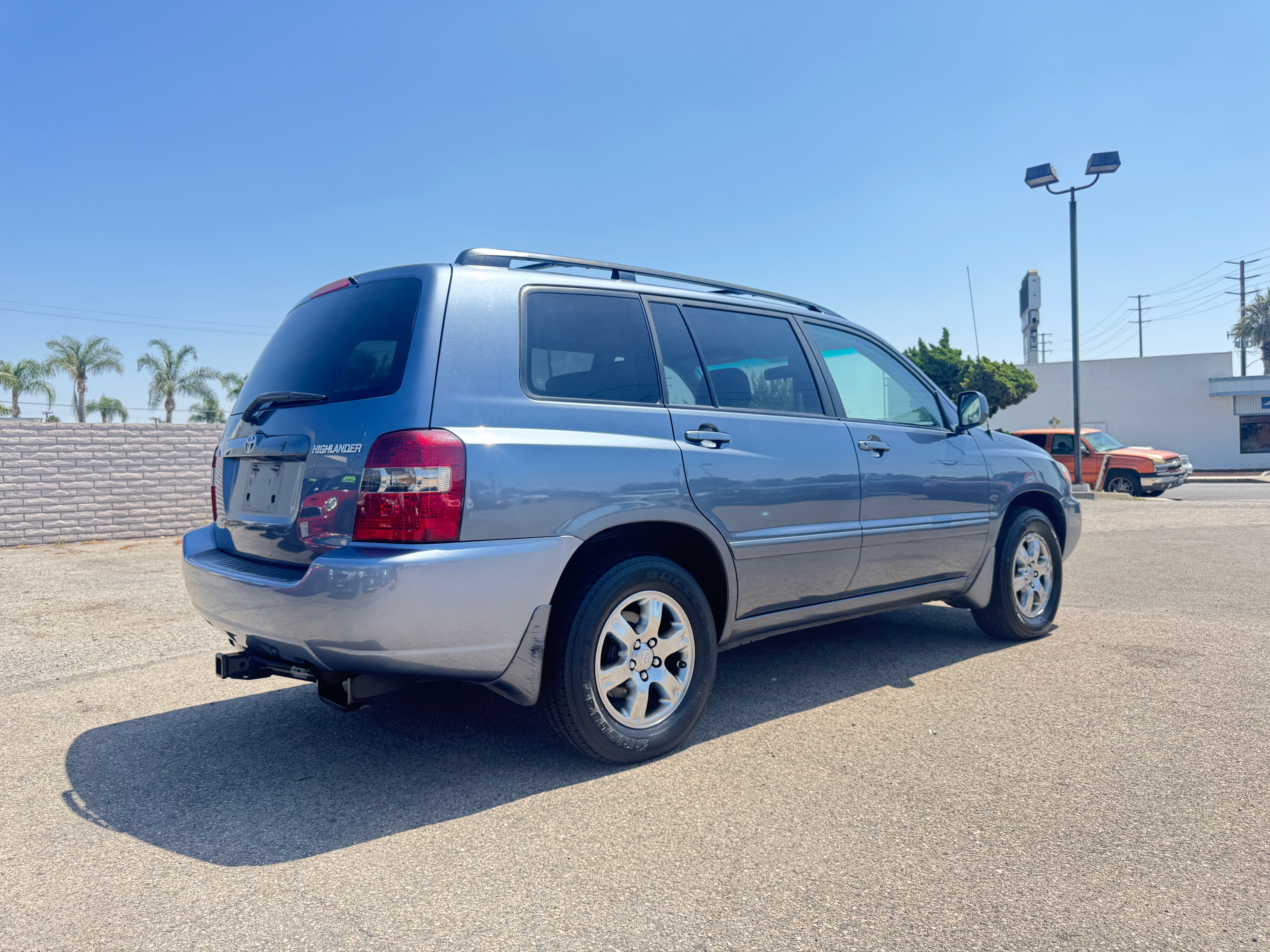 Used 2004 Toyota Highlander w/ 3rd Row FWD image 9