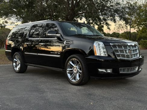 Used 2014 Cadillac Escalade ESV Platinum image 11