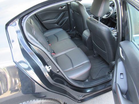 Used 2016 MAZDA MAZDA3 i Grand Touring Sedan FWD image 18