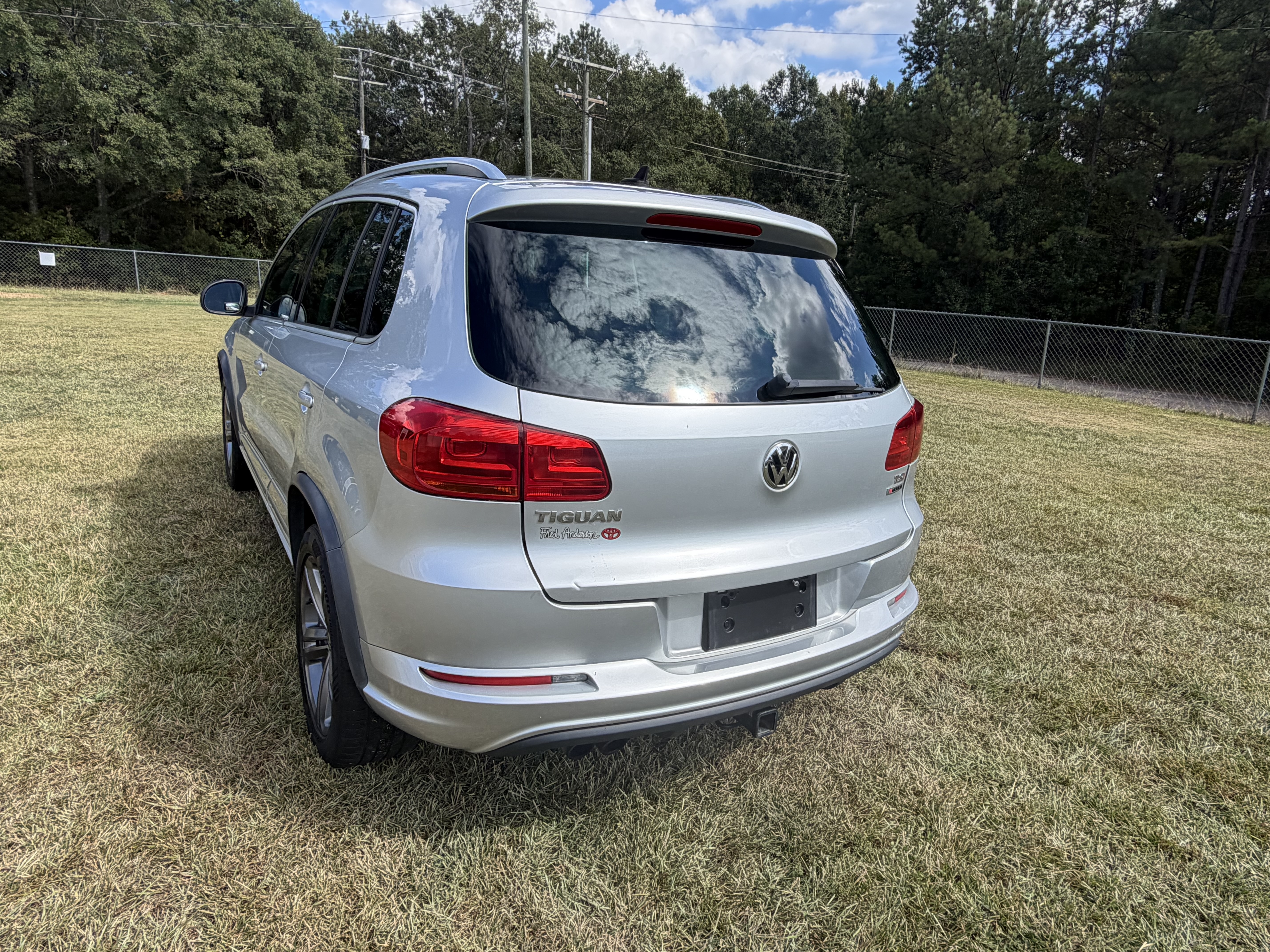 Used 2017 Volkswagen Tiguan 4Motion Sport AWD/4WD image 8