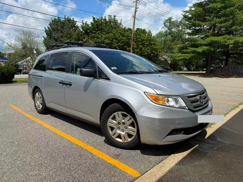 Used 2011 Honda Odyssey LX image 2