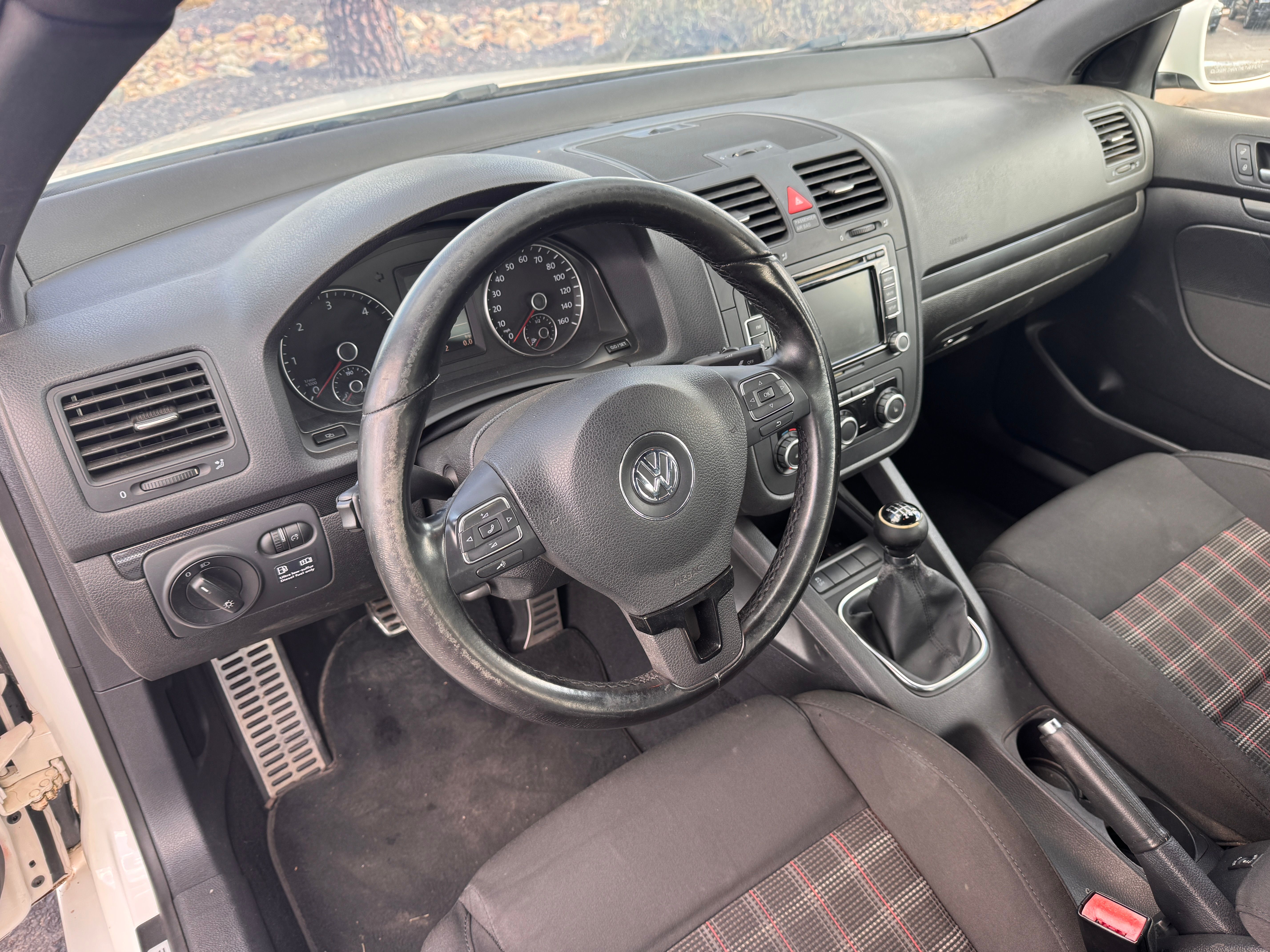Used 2010 Volkswagen Jetta TDI Cup Sedan FWD image 10
