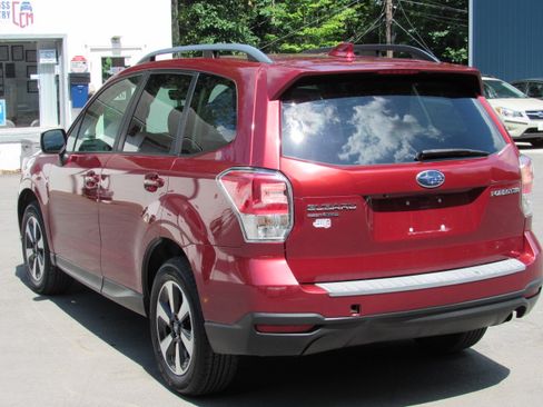 Used 2018 Subaru Forester 2.5i Premium AWD/4WD image 6