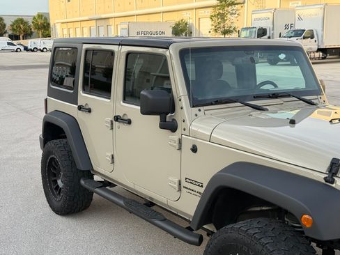 Used 2018 Jeep Wrangler Unlimited Sport S AWD/4WD image 47