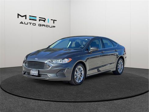Used 2020 Ford Fusion SE image 4