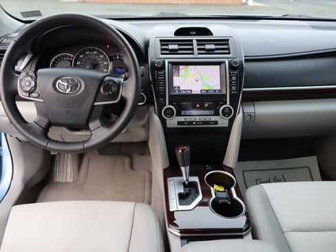 Used 2012 Toyota Camry XLE image 17