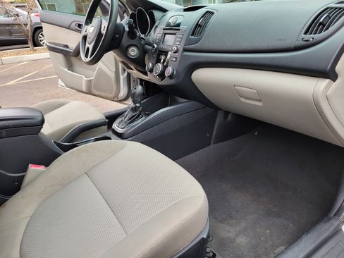 Used 2011 Kia Forte EX image 12