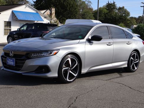 Used 2022 Honda Accord Sport image 4