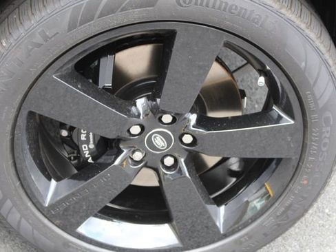 New 2025 Land Rover Defender 90 V8 image 8