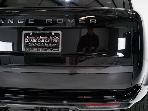 Used 2025 Land Rover Range Rover SE image 38