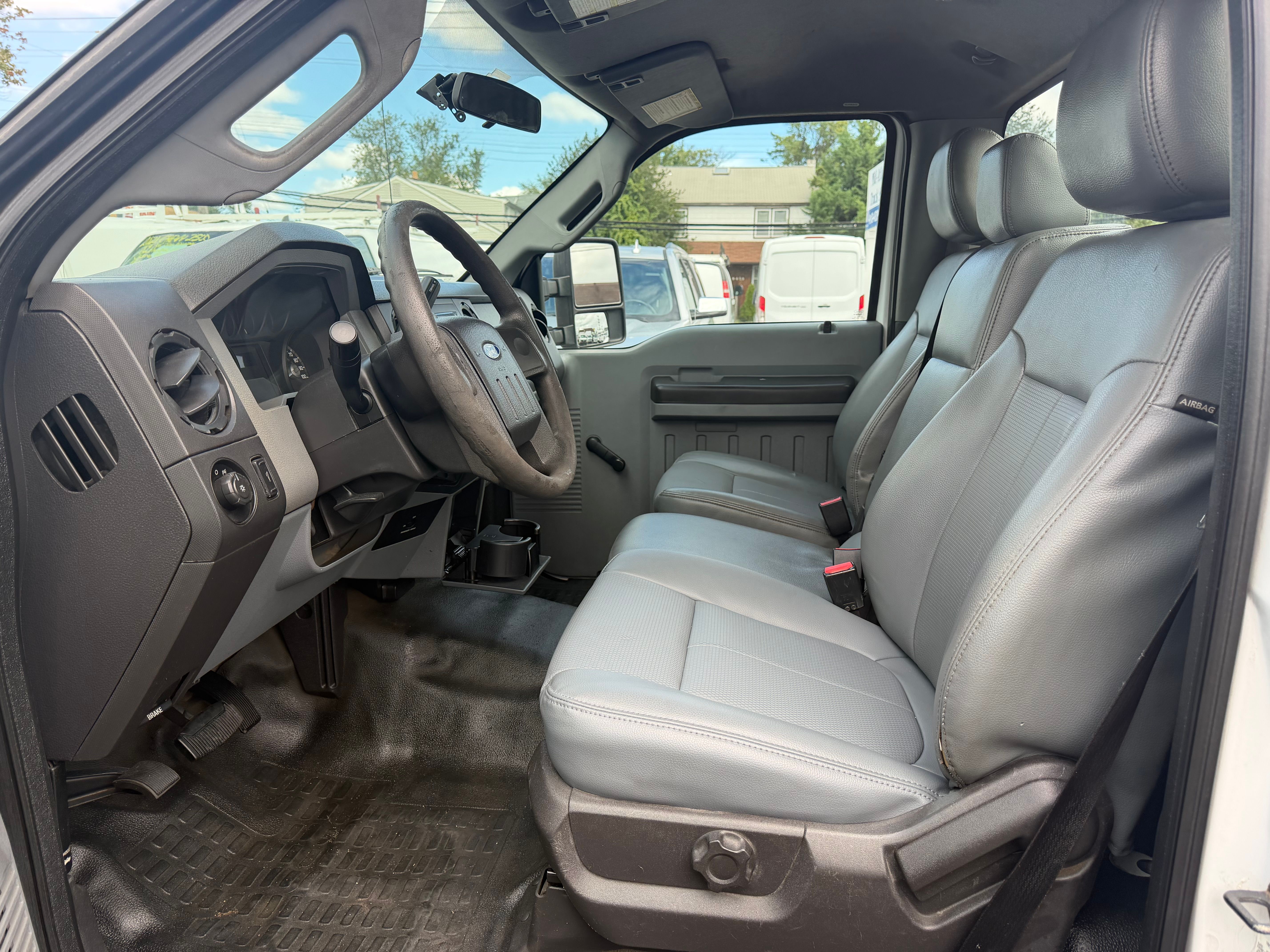 Used 2016 Ford F550 2WD Regular Cab Super Duty image 7