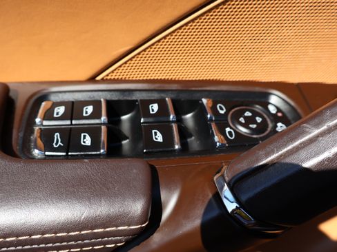 Used 2016 Porsche Cayenne S image 30