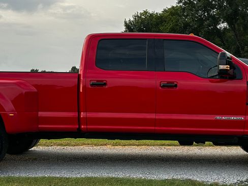 Used 2017 Ford F350 4x4 Crew Cab DRW Super Duty image 3