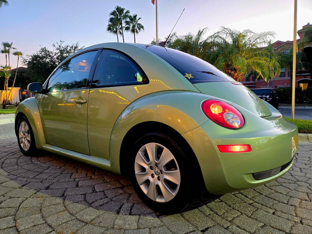 Used 2009 Volkswagen Beetle 2.5 Coupe FWD image 15