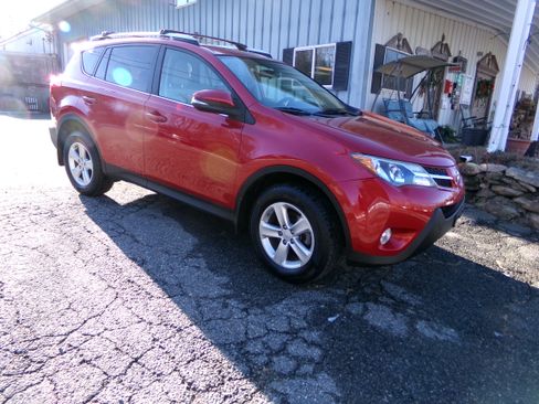 Used 2013 Toyota RAV4 XLE image 3