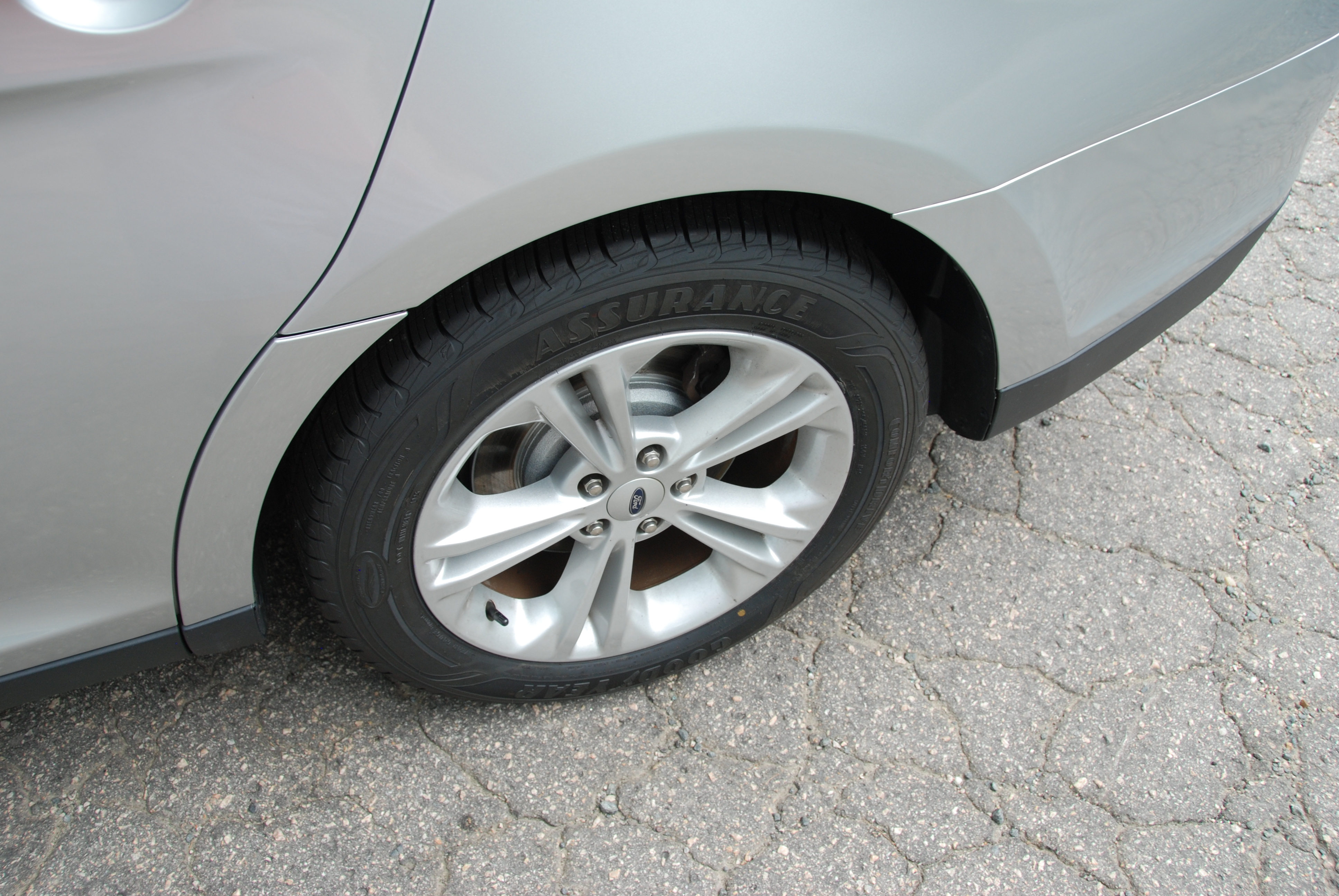 Used 2018 Ford Taurus SE FWD image 34