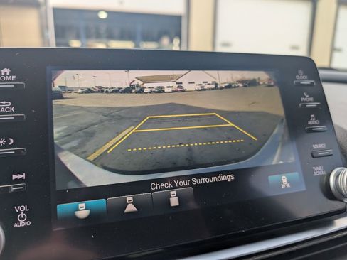 Used 2018 Honda Accord Sport image 11