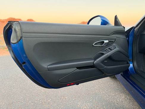 Used 2013 Porsche Boxster S image 10