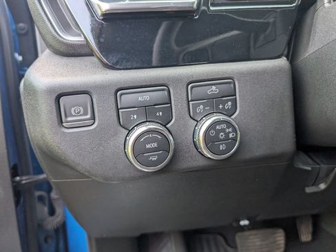 Used 2023 GMC Sierra 1500 4x4 Crew Cab Elevation image 15