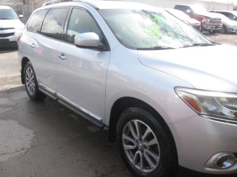 Used 2015 Nissan Pathfinder SL image 3