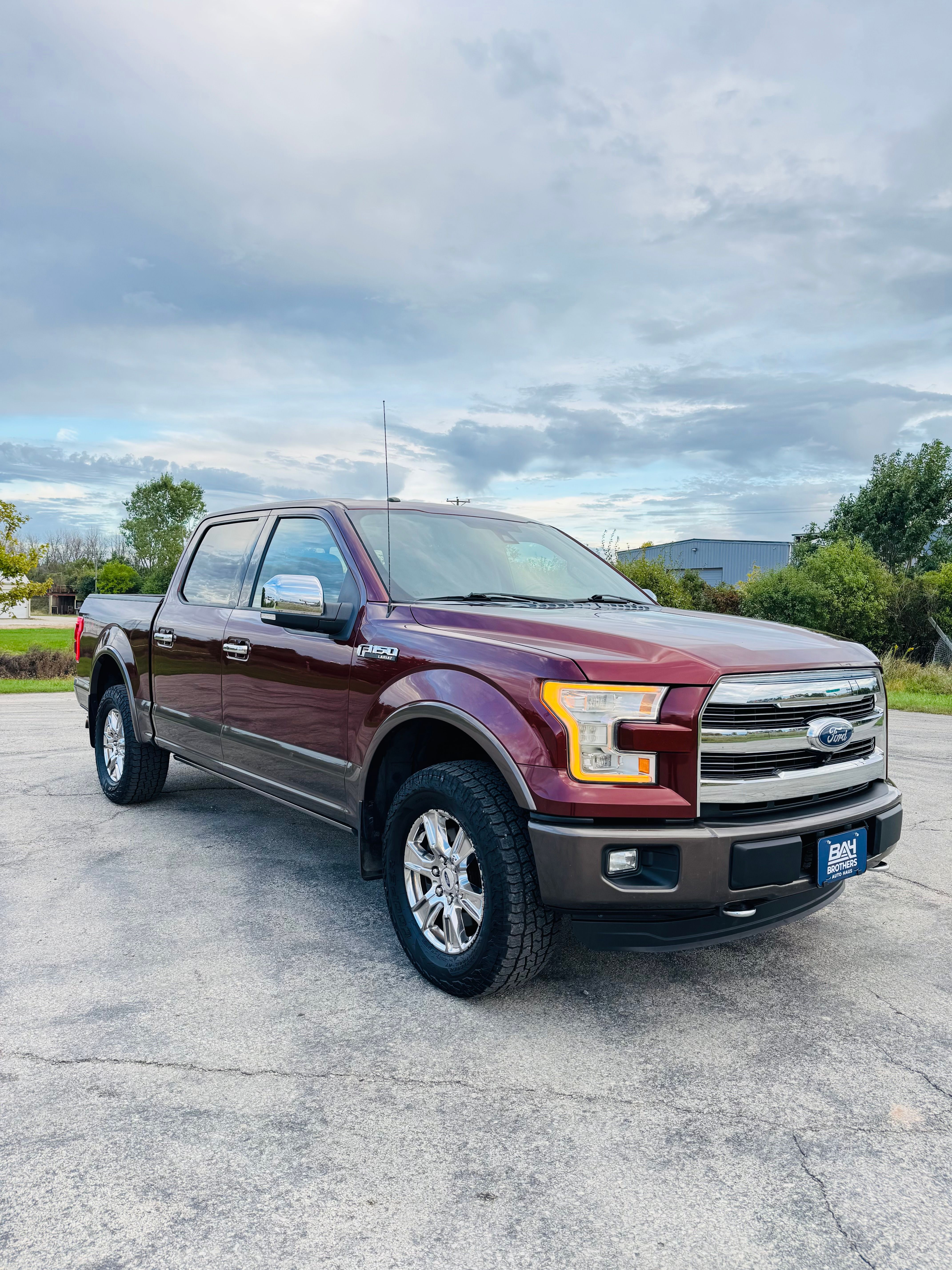 Used 2015 Ford F150 4x4 SuperCrew image 3