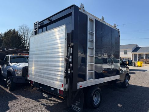 Used 2018 Chevrolet Express 3500 image 5