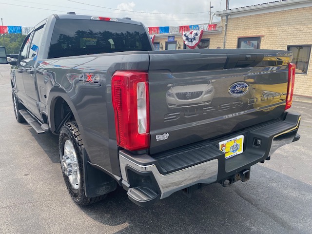 Used 2025 Ford F350 4x4 Crew Cab Super Duty image 9
