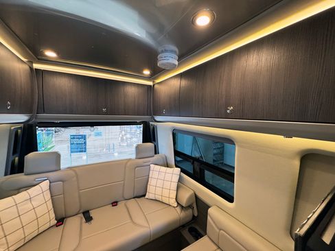 Used 2025 Mercedes-Benz Sprinter 3500 image 21