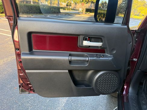 Used 2007 Toyota FJ Cruiser image 63