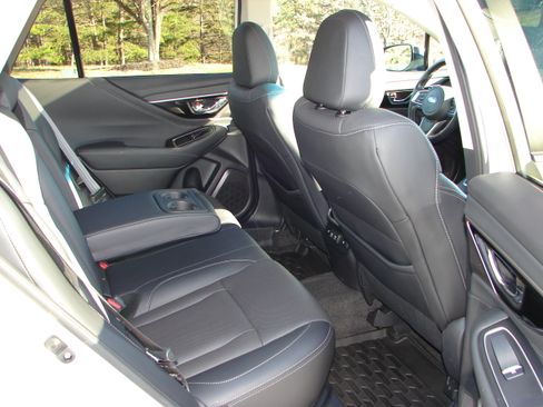 Used 2021 Subaru Outback Limited XT image 9