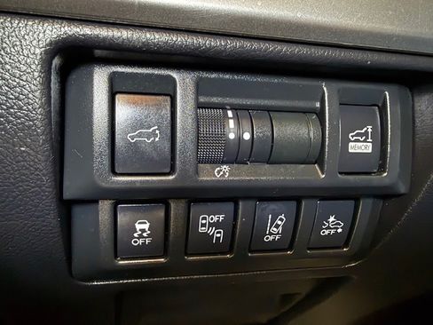 Used 2018 Subaru Outback 2.5i Premium image 15