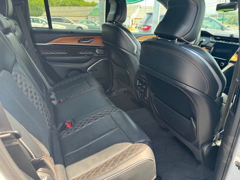 Used 2022 Jeep Grand Cherokee 4WD Summit image 20