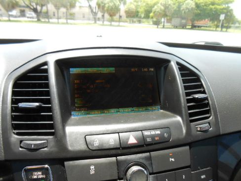 Used 2013 Buick Regal Premium FWD image 13