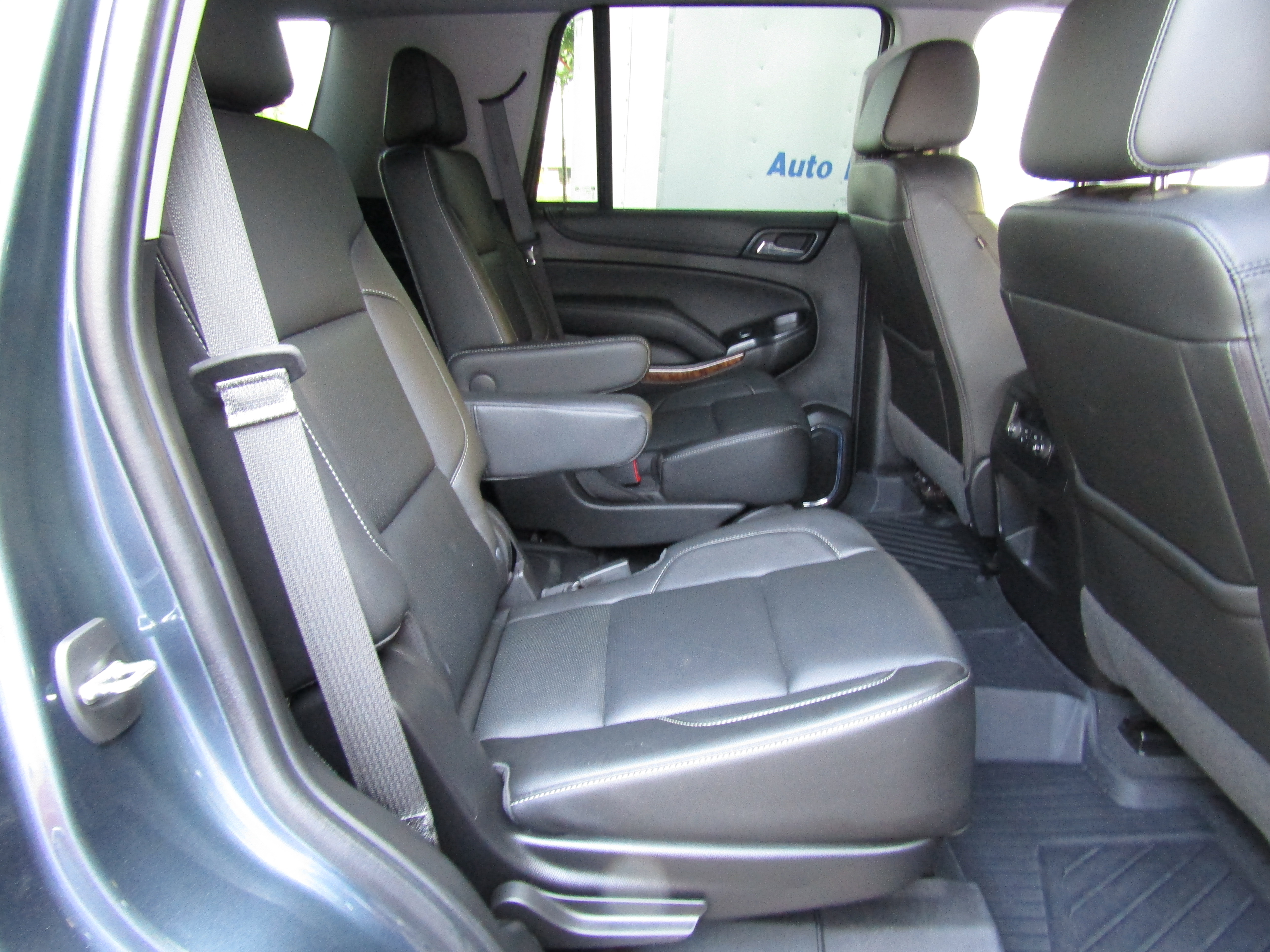 Used 2019 Chevrolet Tahoe Premier RWD image 13