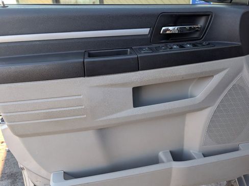 Used 2009 Dodge Grand Caravan SXT image 13