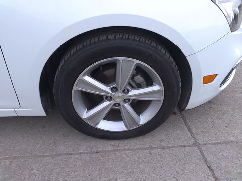 Used 2015 Chevrolet Cruze LT image 34