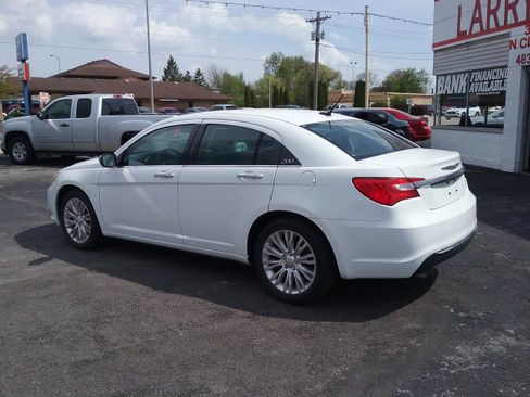 Used 2013 Chrysler 200 Limited image 7