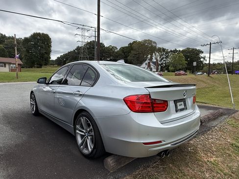 Used 2015 BMW 328i image 2
