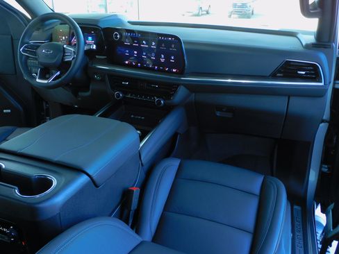 Used 2025 Chevrolet Tahoe Z71 image 12