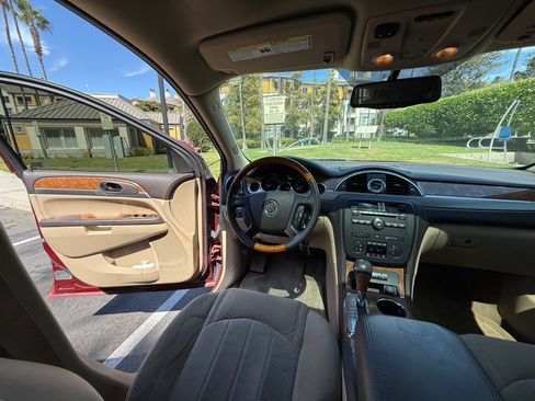 Used 2011 Buick Enclave 2WD CX image 16
